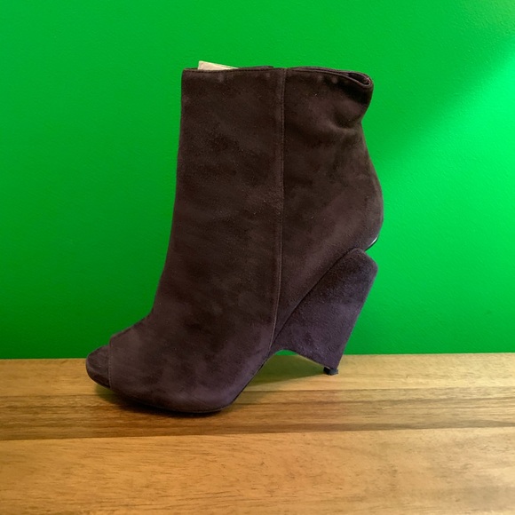 Nicholas Kirkwood Purple Suede Booties - Picture 3 of 4